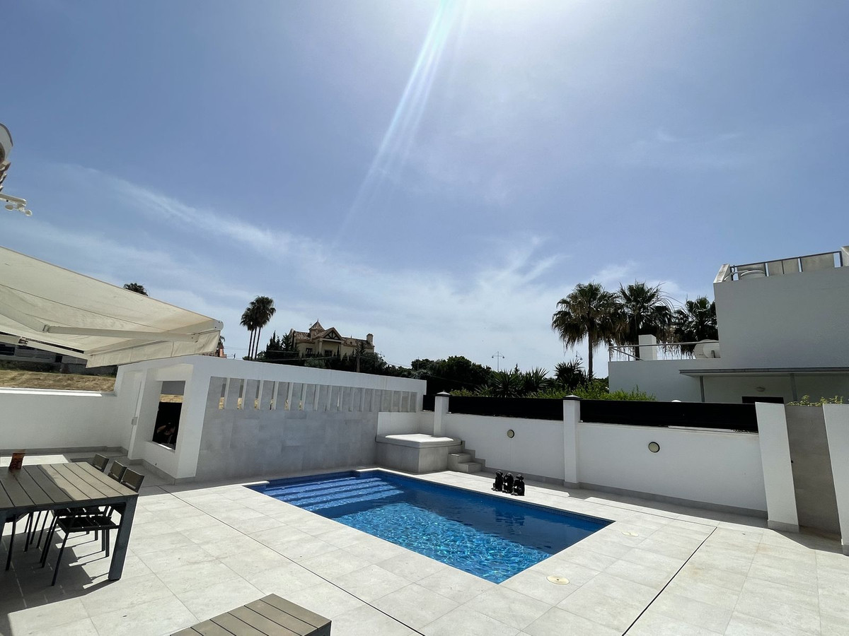 3 Bedroom Villa for Sale in San Pedro de Alcántara — 4