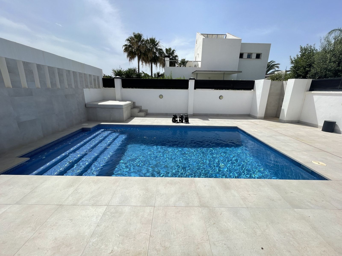 3 Bedroom Villa for Sale in San Pedro de Alcántara — 5