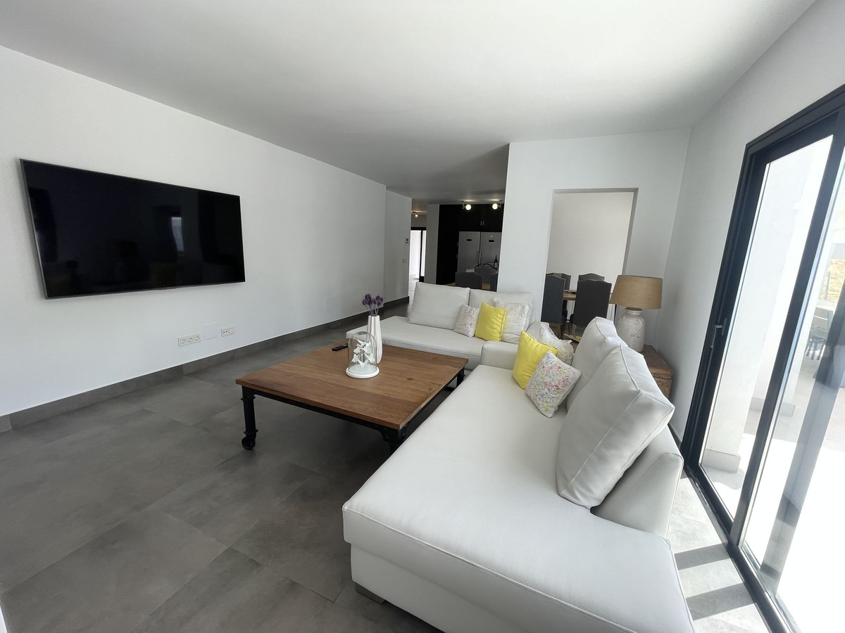 3 Bedroom Villa for Sale in San Pedro de Alcántara — view 10