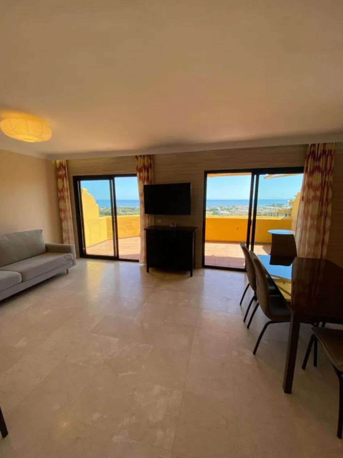 4 Bedroom Apartment for Sale in Estepona — 2