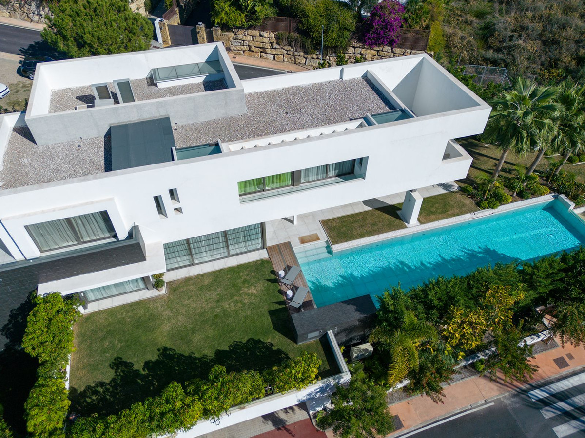 5 Bedroom Villa for Sale in Benahavís — 5