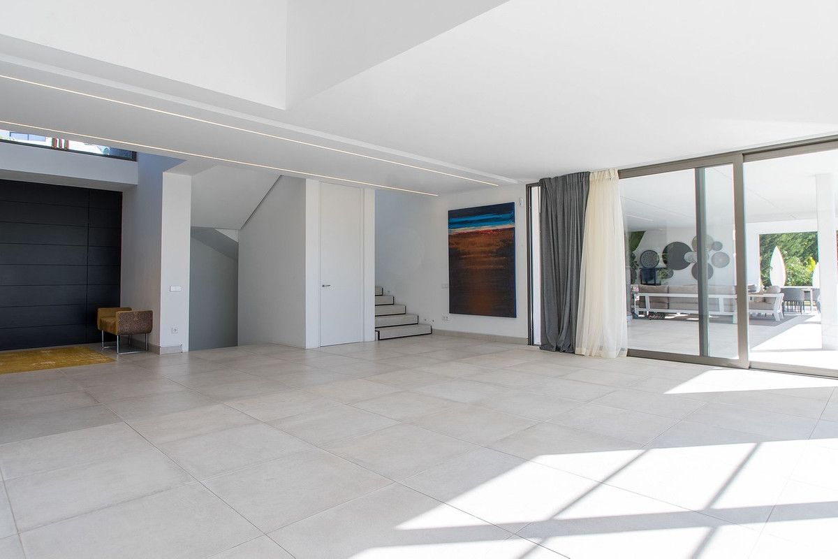 5 Bedroom Villa for Sale in Benahavís — 8