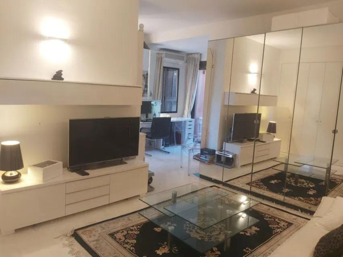 3 Bedroom Apartment for Sale in Marbella — 8