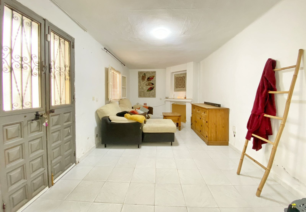 3 Bedroom Villa for Sale in Marbella — 3