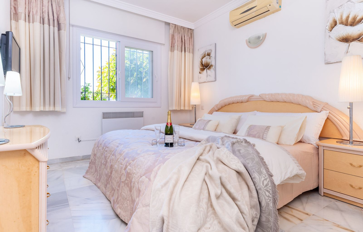 2 Bedroom Apartment for Sale in El Paraiso — 4