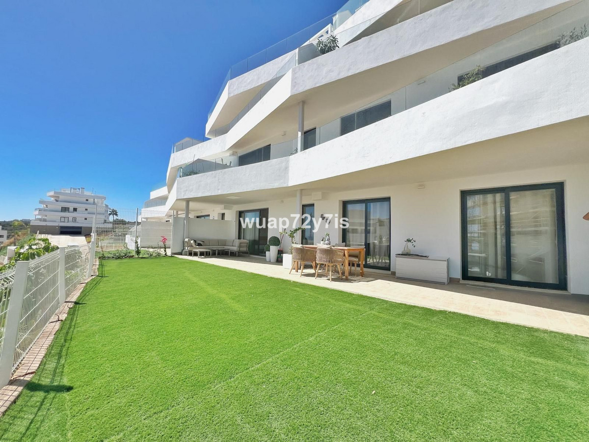 2 Bedroom Apartment for Sale in Estepona