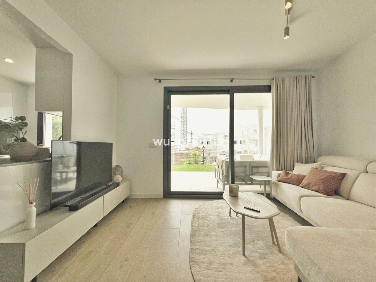 2 Bedroom Apartment for Sale in Estepona — 6