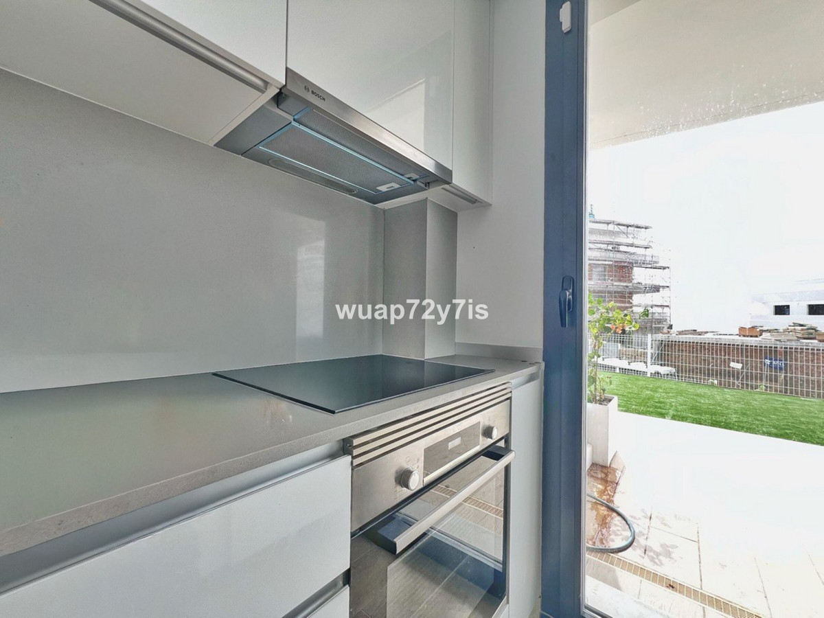 2 Bedroom Apartment for Sale in Estepona — view 10