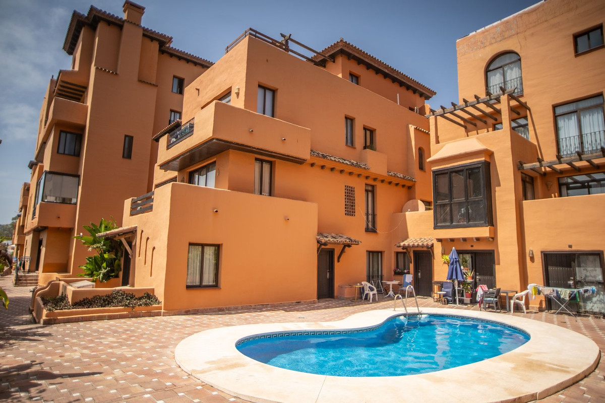 2 Bedroom Apartment for Sale in El Paraiso
