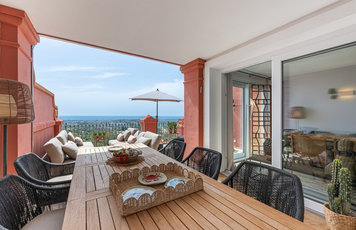 4 Bedroom Apartment for Sale in Monte Halcones