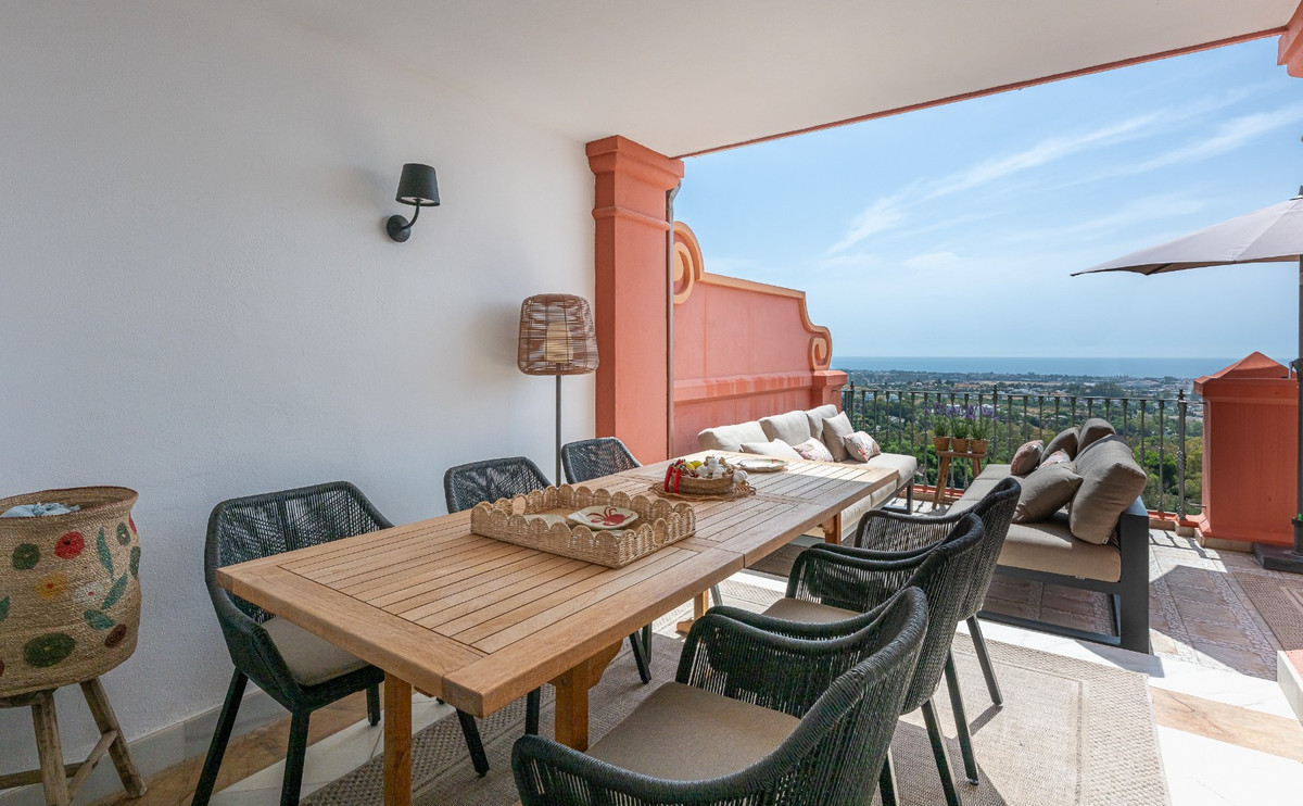 4 Bedroom Apartment for Sale in Monte Halcones — view 11