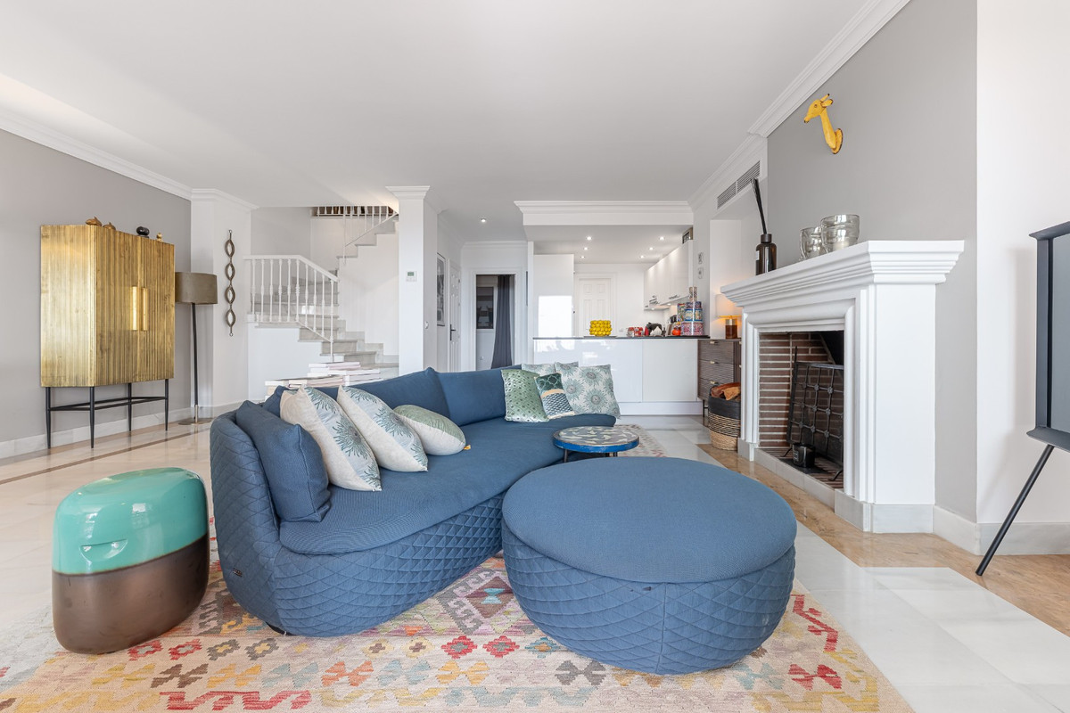 4 Bedroom Apartment for Sale in Monte Halcones — view 14