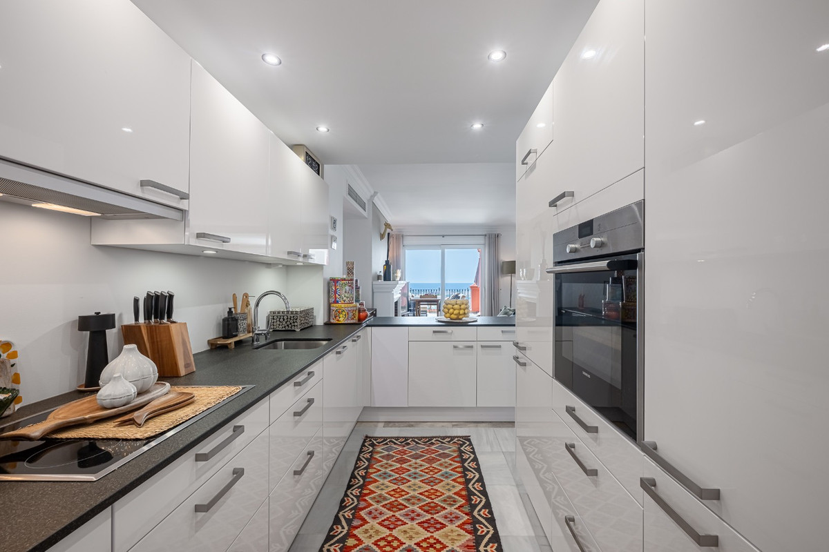 4 Bedroom Apartment for Sale in Monte Halcones — view 19