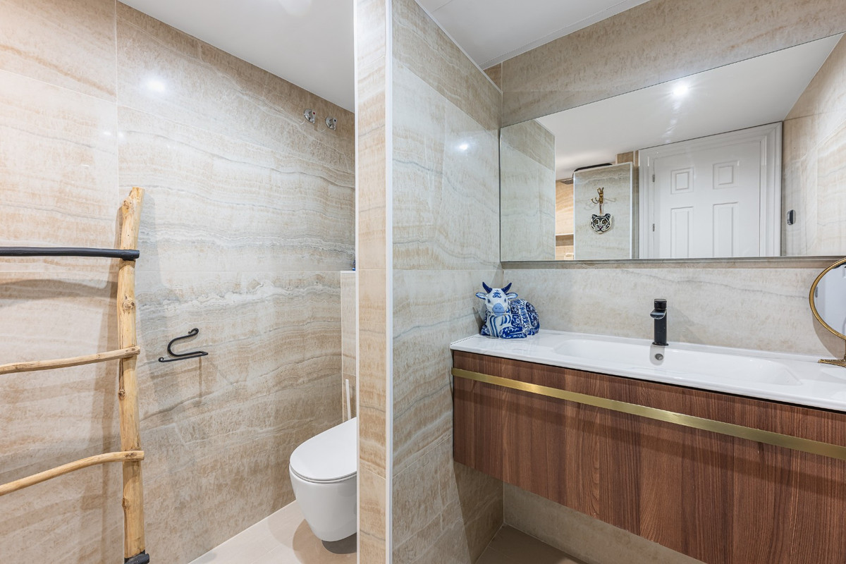 4 Bedroom Apartment for Sale in Monte Halcones — 7