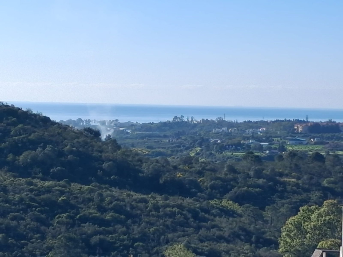 3 Bedroom Apartment for Sale in Benahavís — view 14
