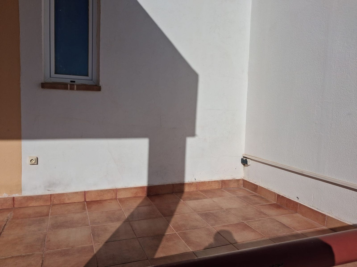 3 Bedroom Apartment for Sale in Benahavís — view 15