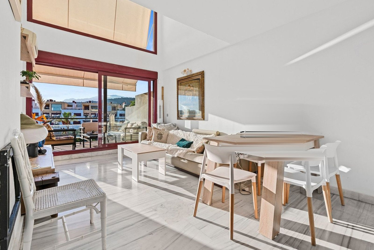 3 Bedroom Apartment for Sale in Benahavís — 5