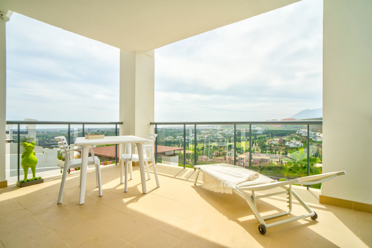 2 Bedroom Apartment for Sale in Benahavís