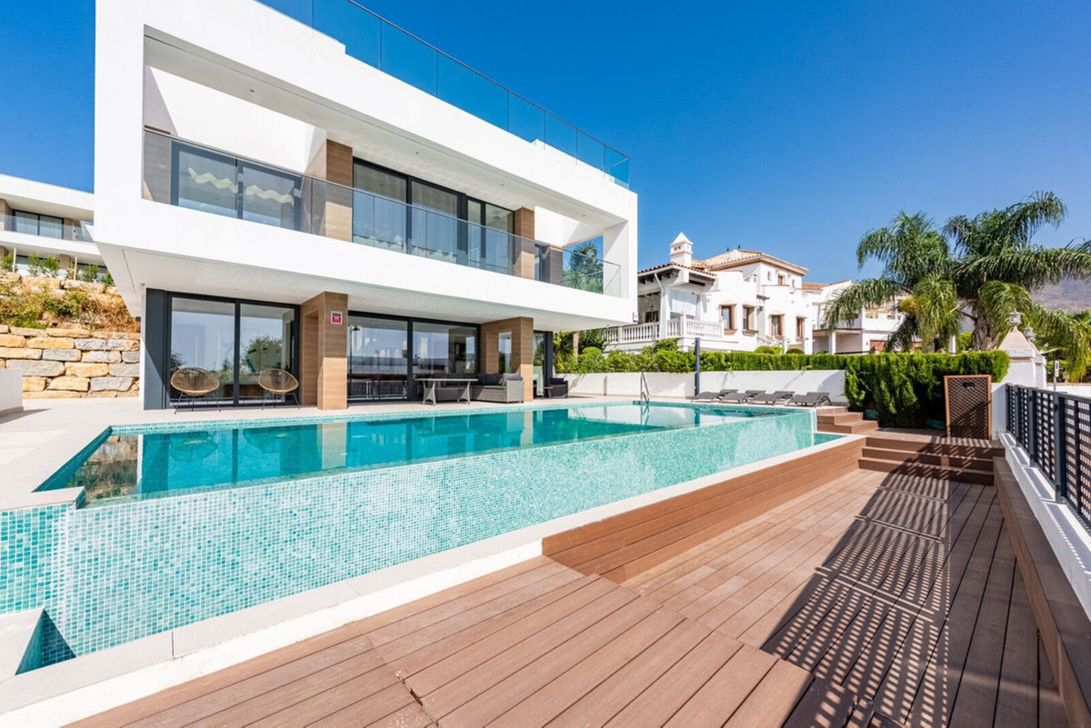 3 Bedroom Villa for Sale in Estepona