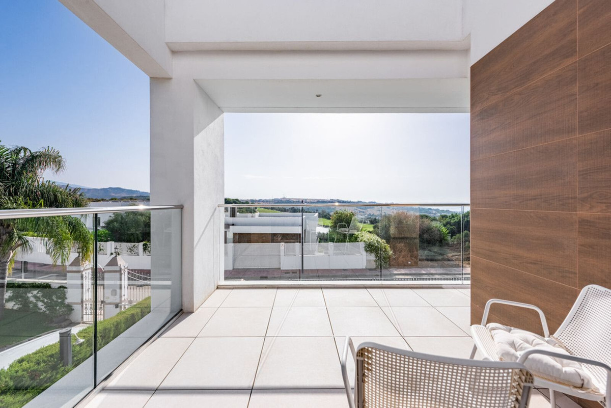 3 Bedroom Villa for Sale in Estepona — 5