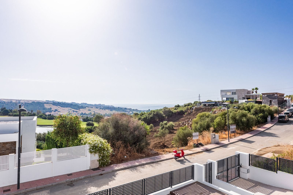 3 Bedroom Villa for Sale in Estepona — 7