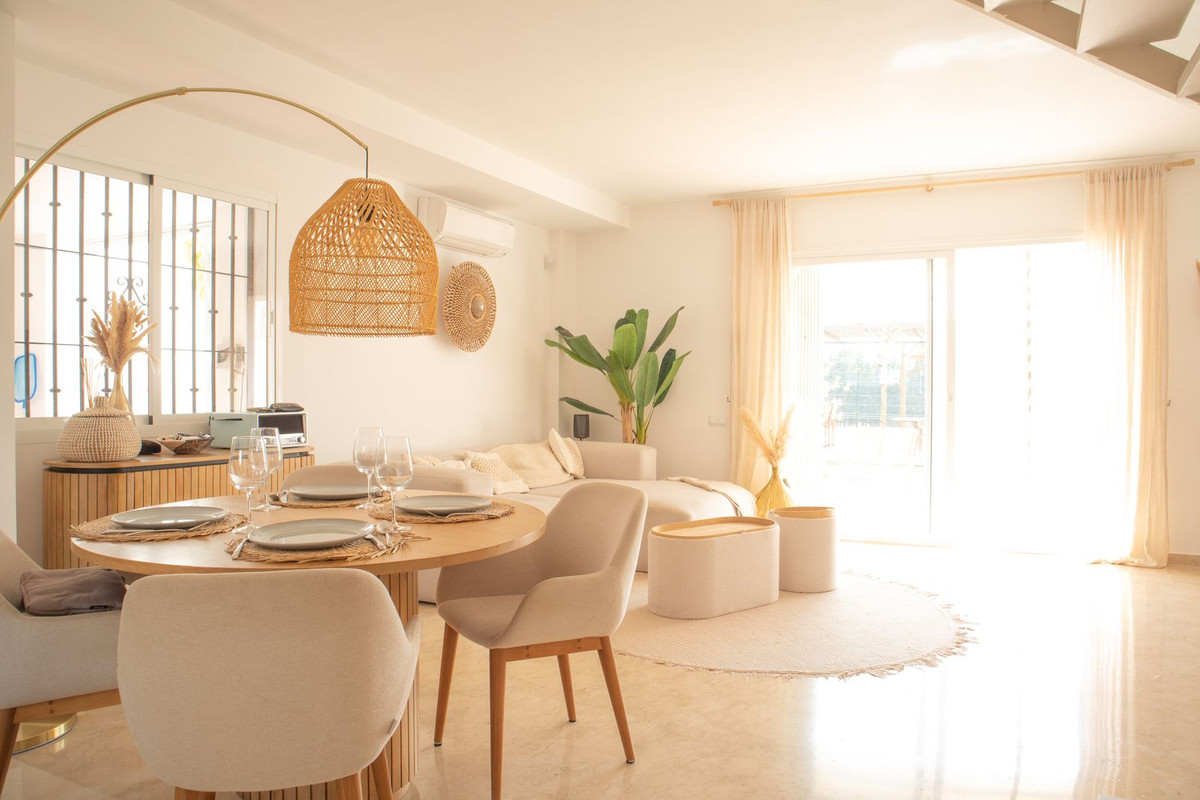 4 Bedroom Villa for Sale in Nueva Andalucía — 6