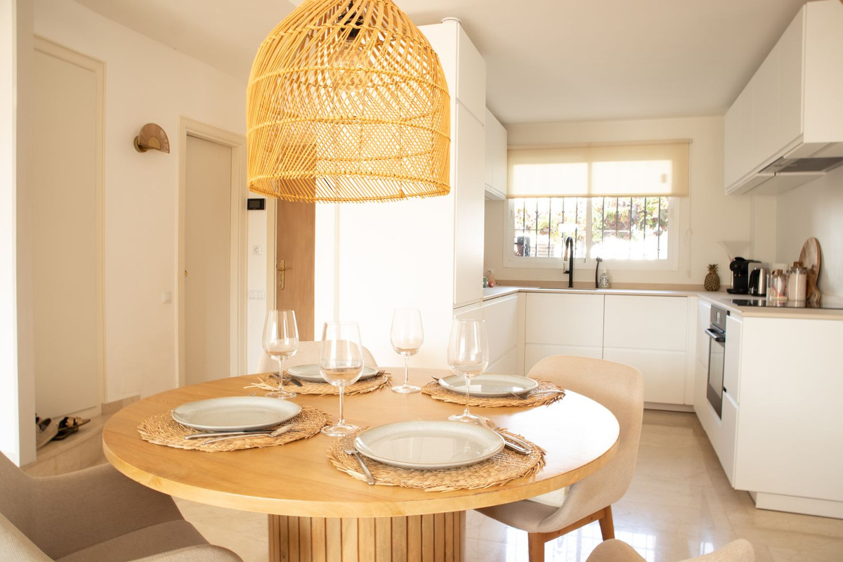 4 Bedroom Villa for Sale in Nueva Andalucía — 8