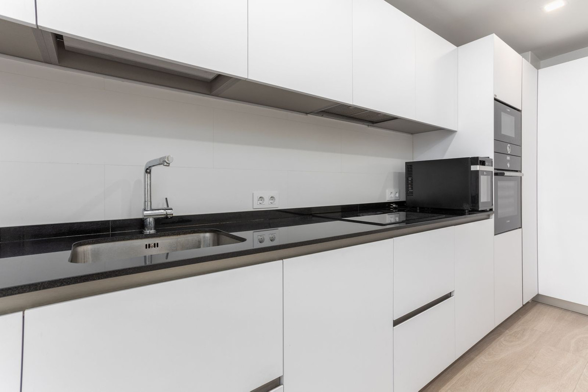 2 Bedroom Apartment for Sale in San Pedro de Alcántara — 7