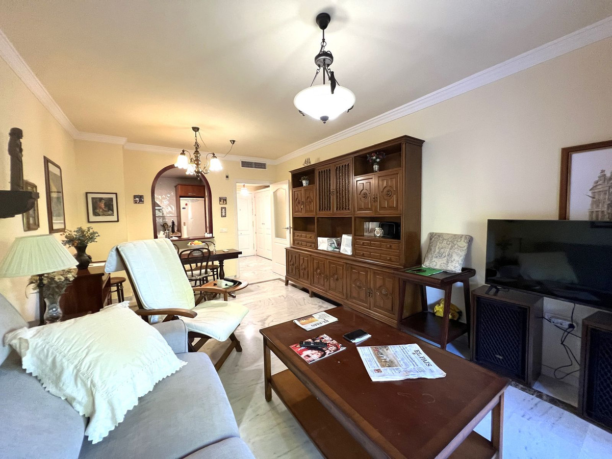 1 Bedroom Apartment for Sale in The Golden Mile — 5