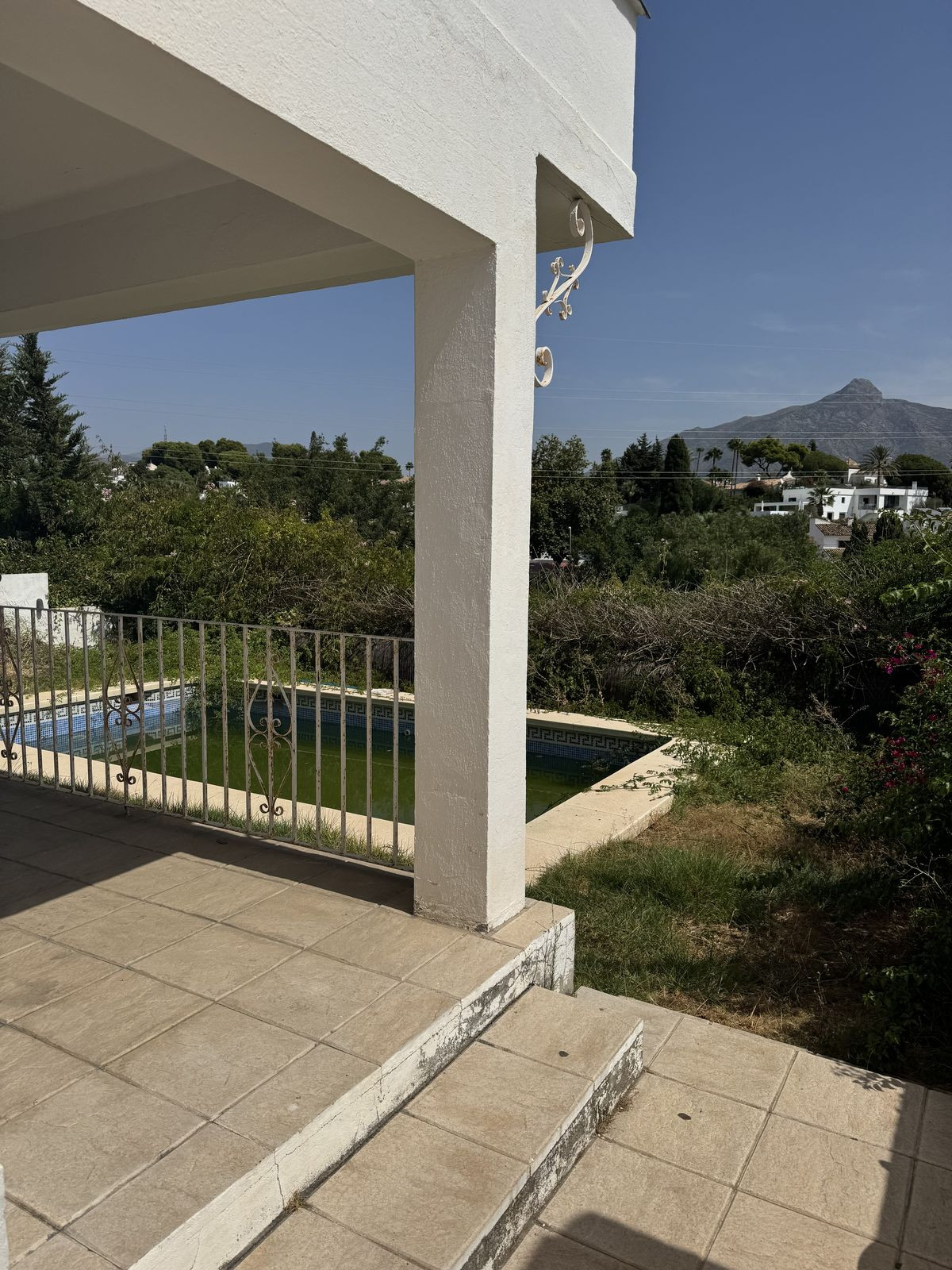 6 Bedroom Villa for Sale in Nueva Andalucía — 7