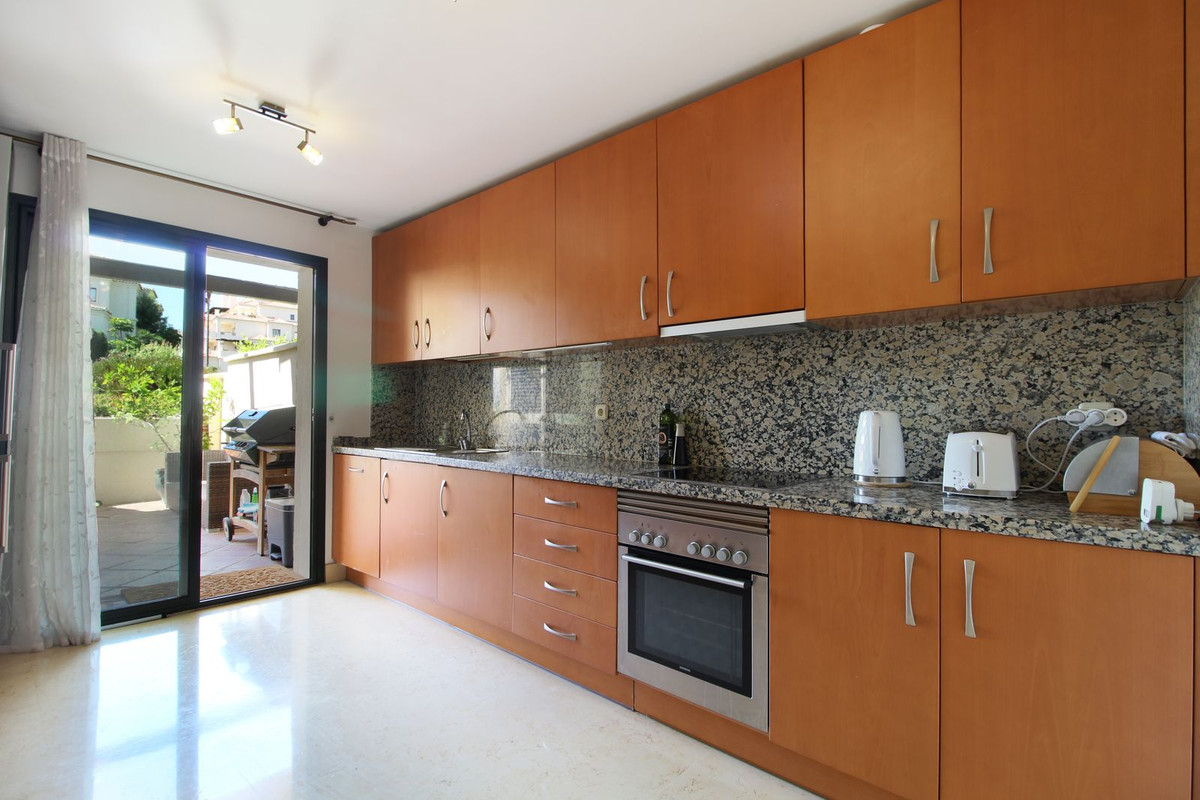 3 Bedroom Apartment for Sale in Benahavís — 4