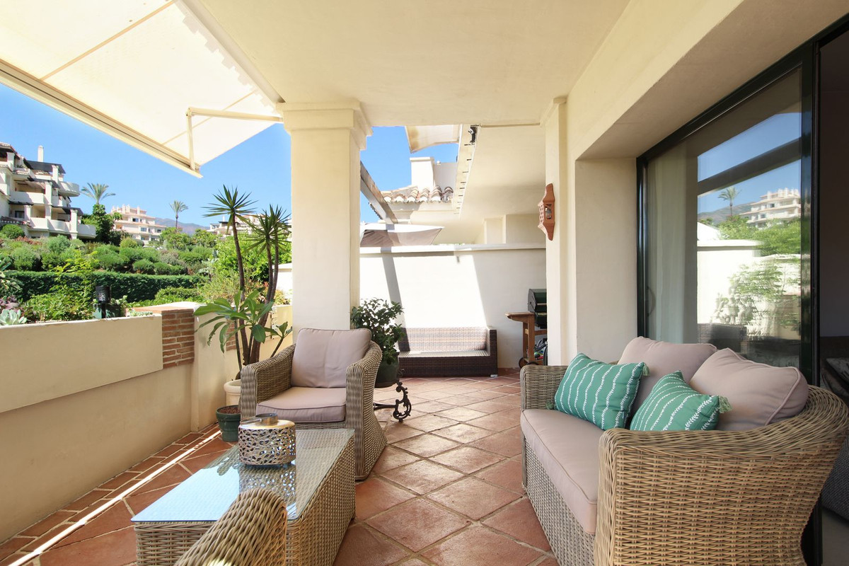 3 Bedroom Apartment for Sale in Benahavís — 7