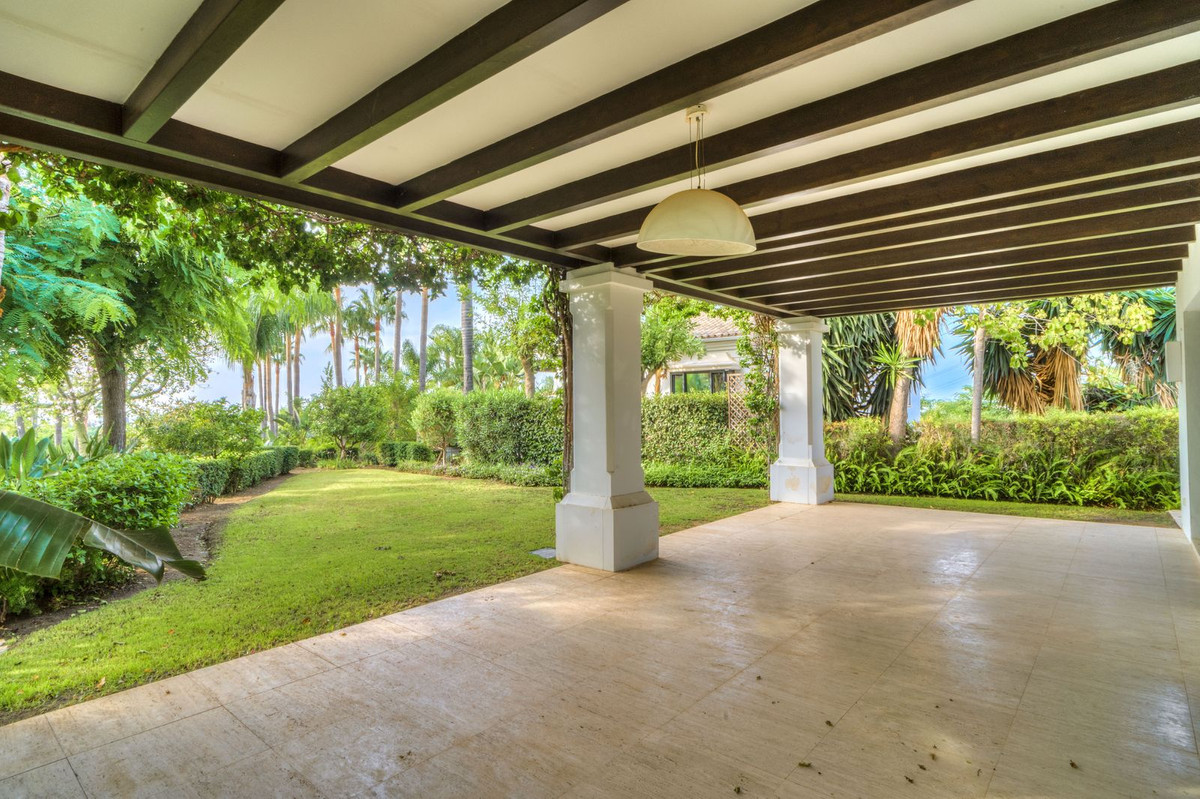 6 Bedroom Villa for Sale in The Golden Mile — 4