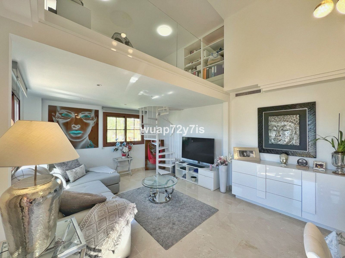 2 Bedroom Apartment for Sale in Benahavís — 4