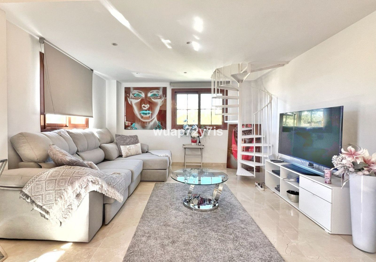2 Bedroom Apartment for Sale in Benahavís — 5