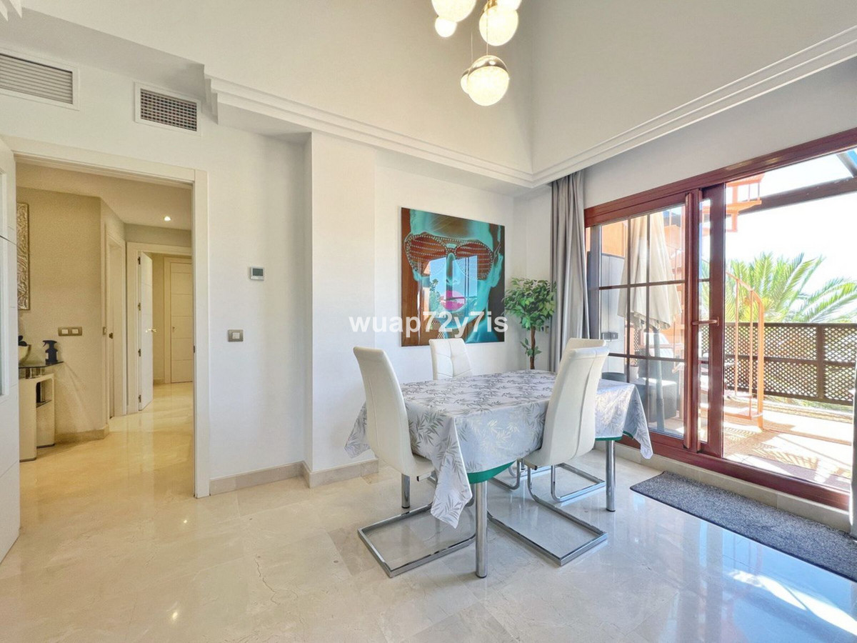 2 Bedroom Apartment for Sale in Benahavís — 7