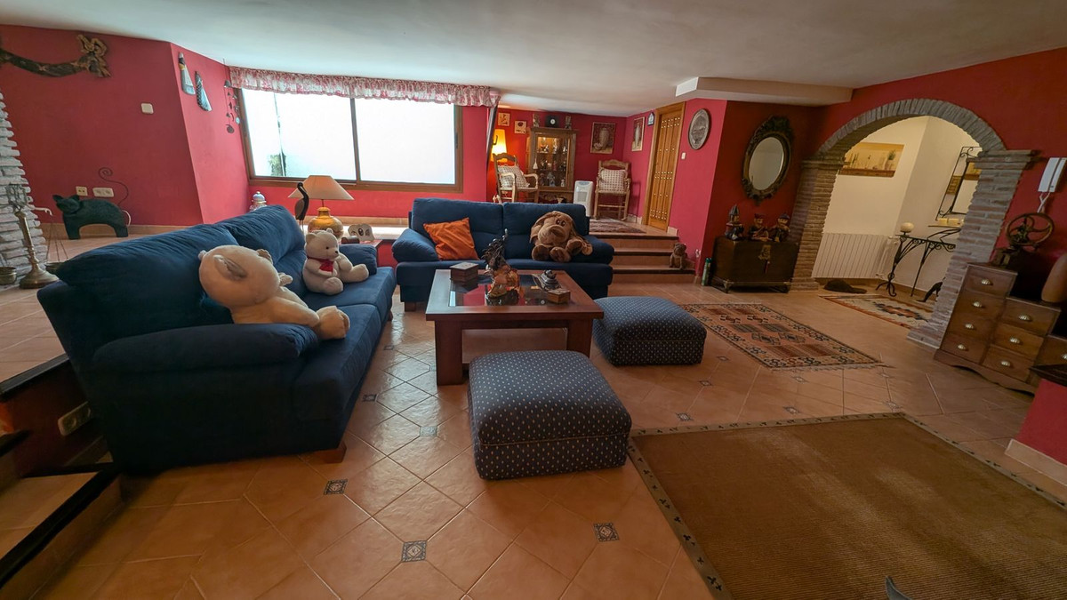 4 Bedroom Villa for Sale in San Pedro de Alcántara — 8