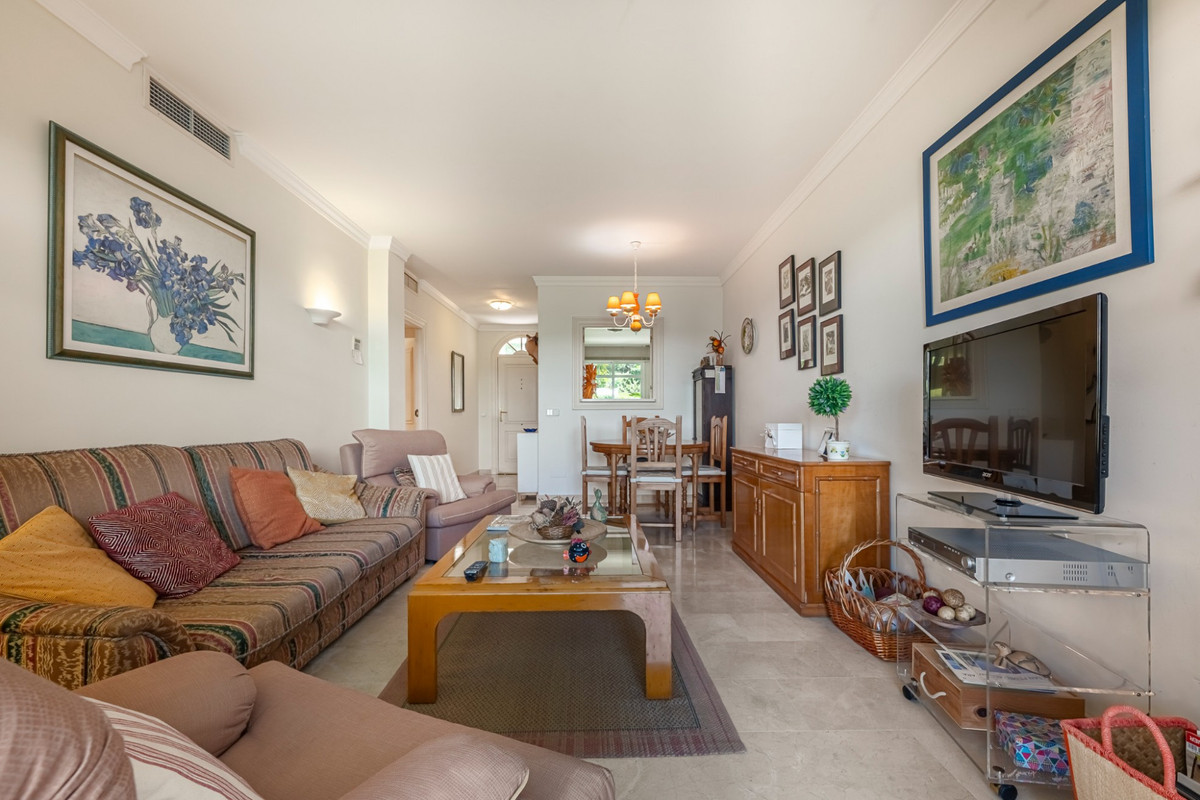2 Bedroom Apartment for Sale in Nueva Andalucía — view 11