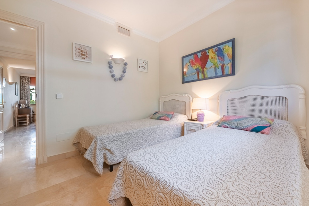 2 Bedroom Apartment for Sale in Nueva Andalucía — view 12
