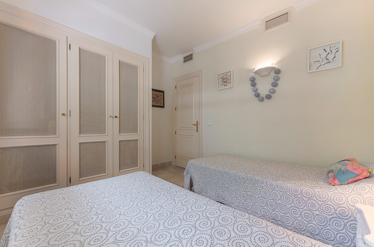 2 Bedroom Apartment for Sale in Nueva Andalucía — view 13