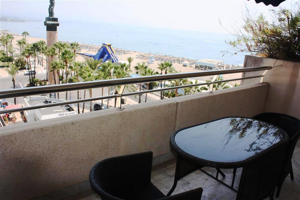 3 Bedroom Apartment for Sale in Puerto Banús — 2