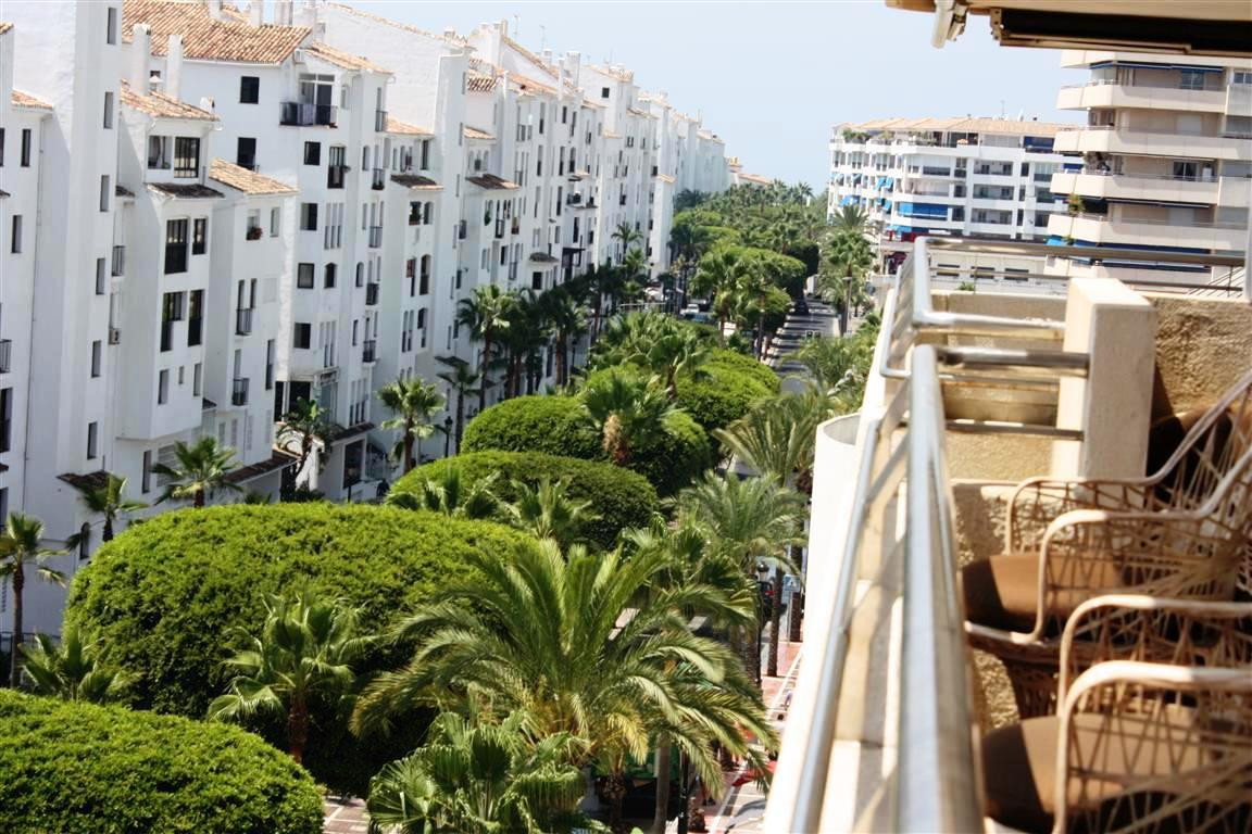 3 Bedroom Apartment for Sale in Puerto Banús — 5