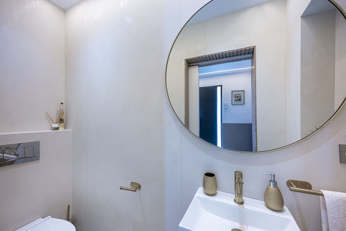 3 Bedroom Villa for Sale in New Golden Mile — view 18
