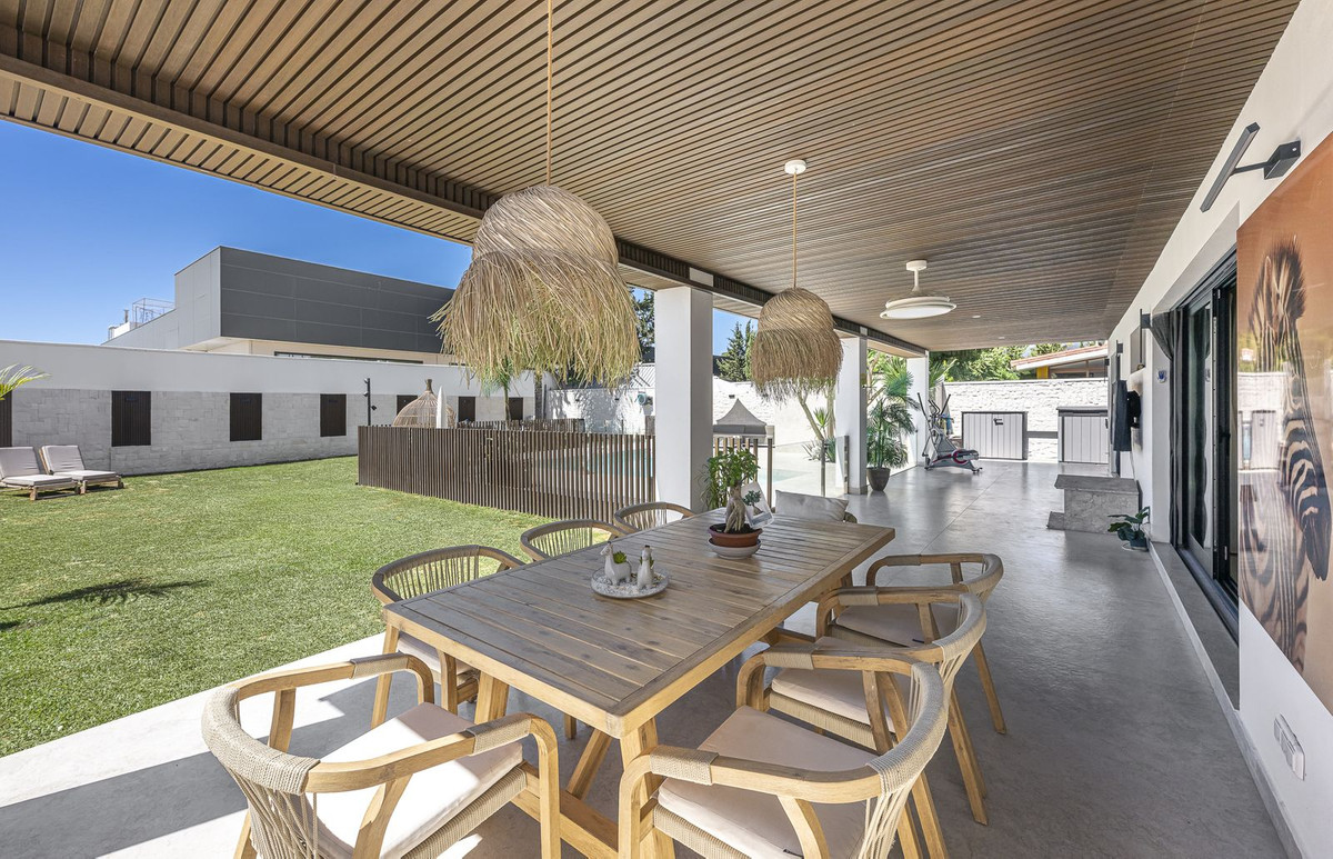 3 Bedroom Villa for Sale in New Golden Mile — view 19