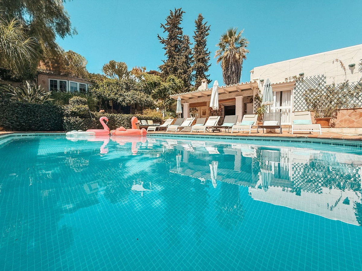 5 Bedroom Villa for Sale in Nueva Andalucía