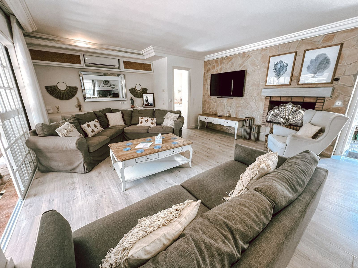 5 Bedroom Villa for Sale in Nueva Andalucía — 8