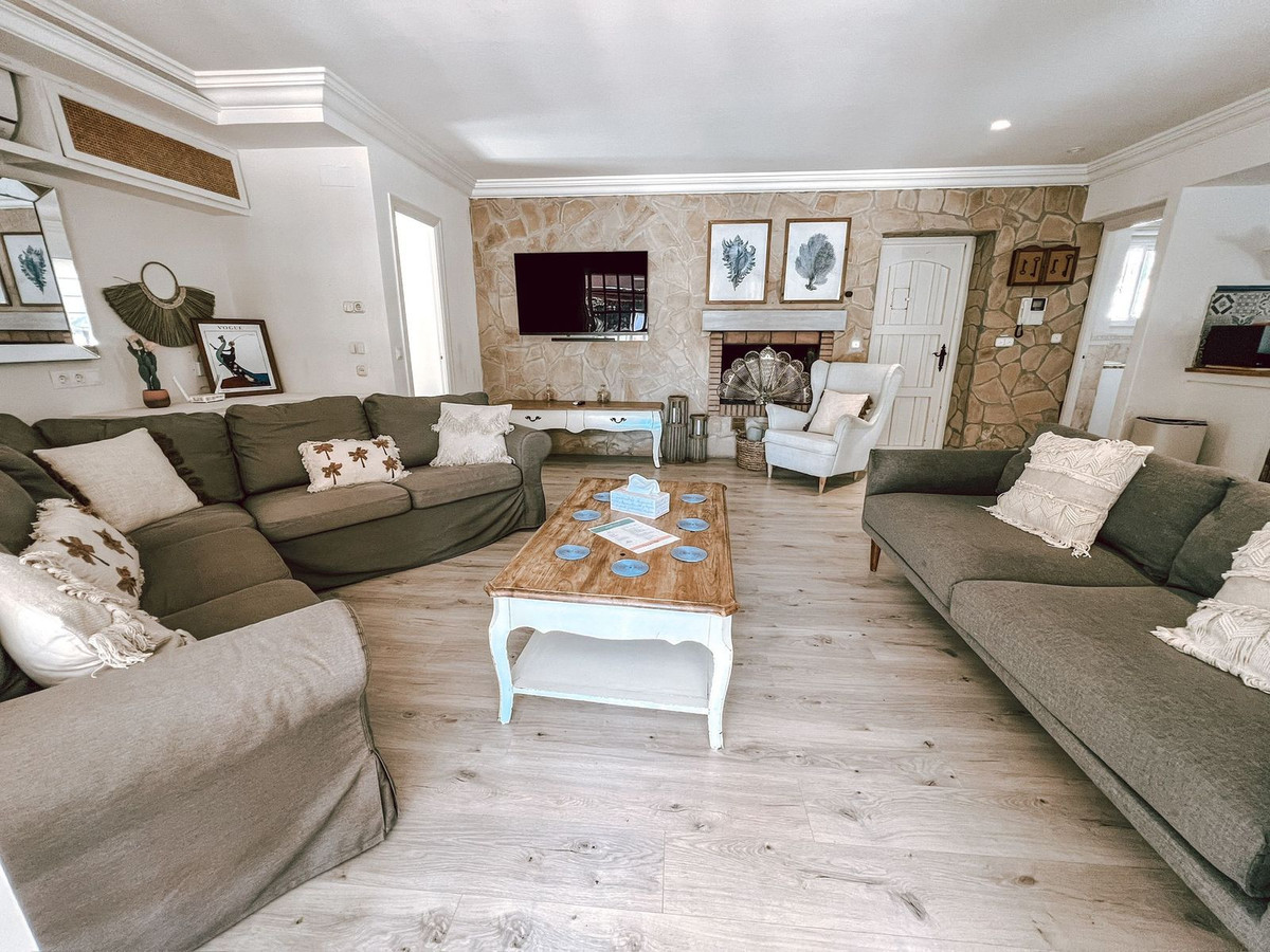 5 Bedroom Villa for Sale in Nueva Andalucía — 9