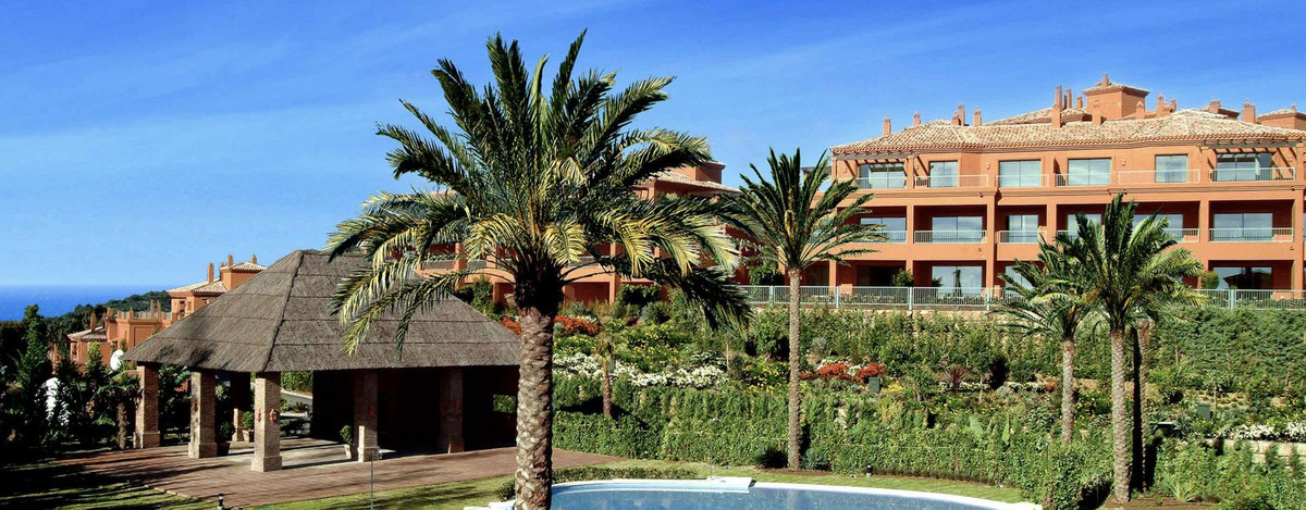 3 Bedroom Apartment for Sale in Benahavís