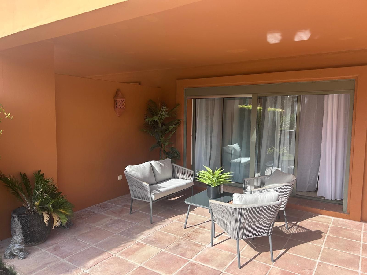 3 Bedroom Apartment for Sale in Benahavís — 2