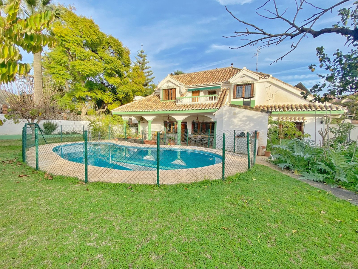 5 Bedroom Villa for Sale in Marbella